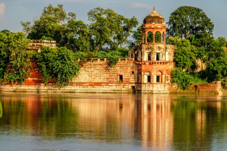 Delhi to Lucknow Distance via Agra Road Trip by Car Avis India